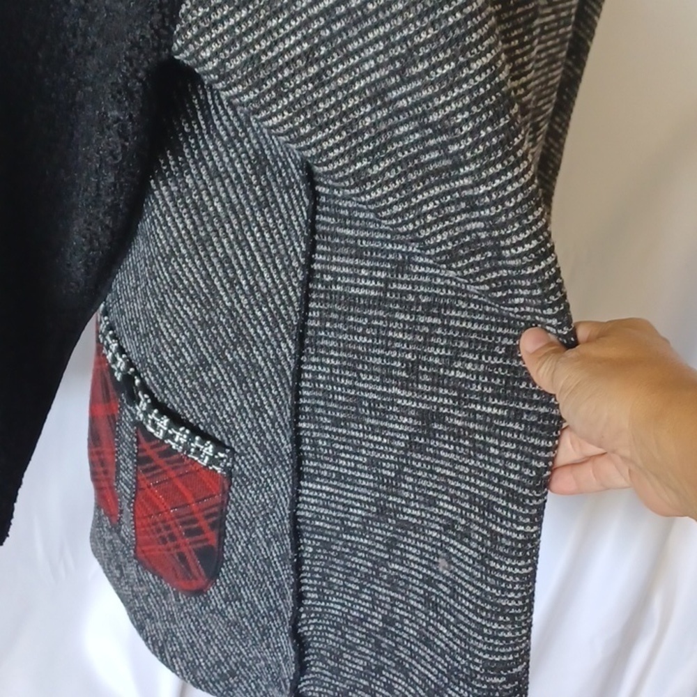 Coldwater Creek Black, White and Red Jacket - Picture 8 of 10